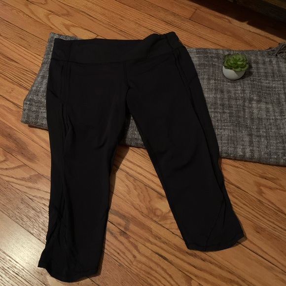 Lululemon Cropped Black Leggings - Picture 3 of 5